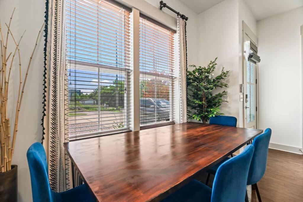 King Bed, Balcony, Covered Patio & Firepit! 8 Minutes From Broadway Nashville Eksteriør billede
