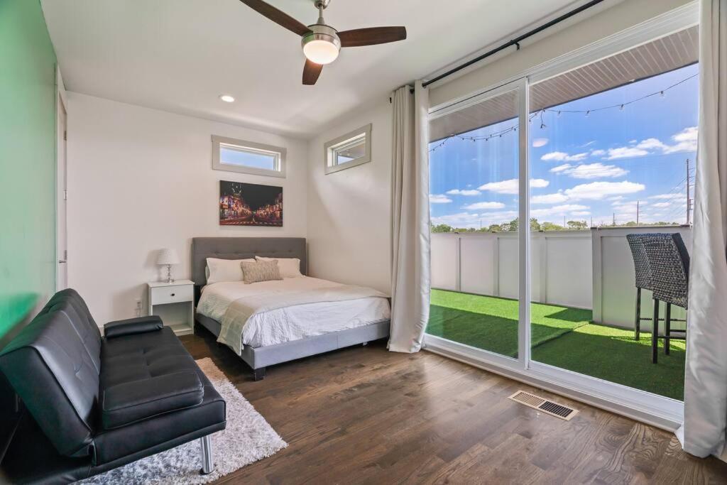 King Bed, Balcony, Covered Patio & Firepit! 8 Minutes From Broadway Nashville Eksteriør billede