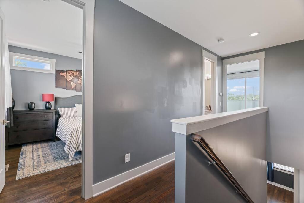 King Bed, Balcony, Covered Patio & Firepit! 8 Minutes From Broadway Nashville Eksteriør billede