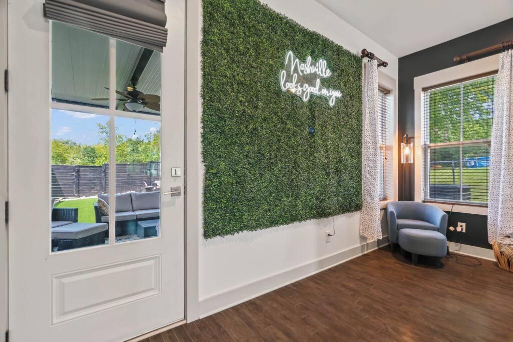 King Bed, Balcony, Covered Patio & Firepit! 8 Minutes From Broadway Nashville Eksteriør billede