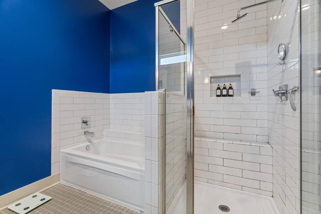King Bed, Balcony, Covered Patio & Firepit! 8 Minutes From Broadway Nashville Eksteriør billede