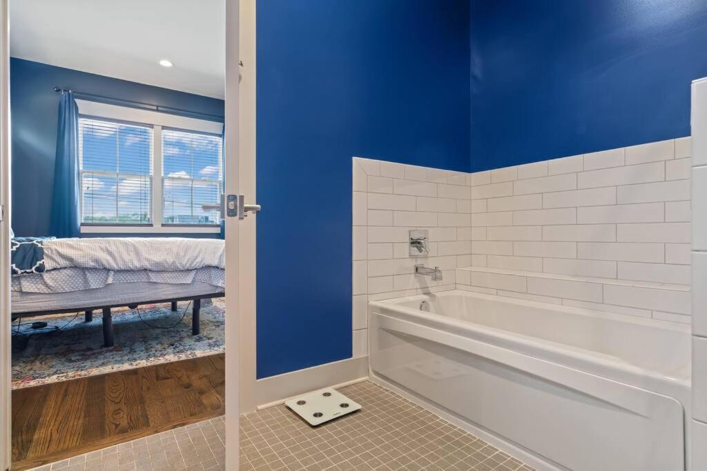 King Bed, Balcony, Covered Patio & Firepit! 8 Minutes From Broadway Nashville Eksteriør billede