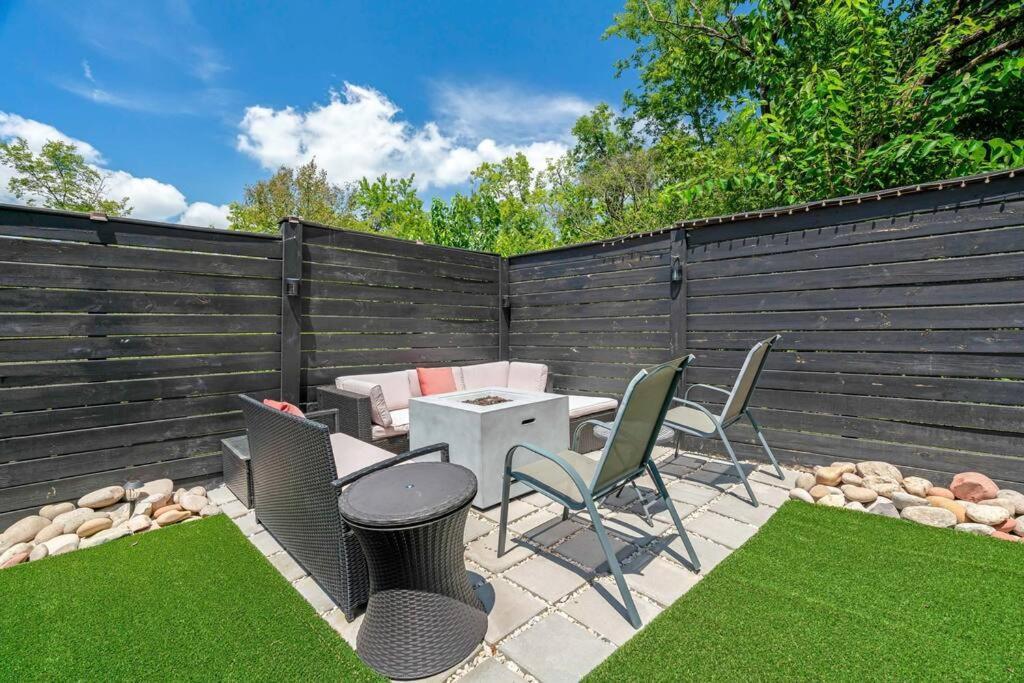 King Bed, Balcony, Covered Patio & Firepit! 8 Minutes From Broadway Nashville Eksteriør billede