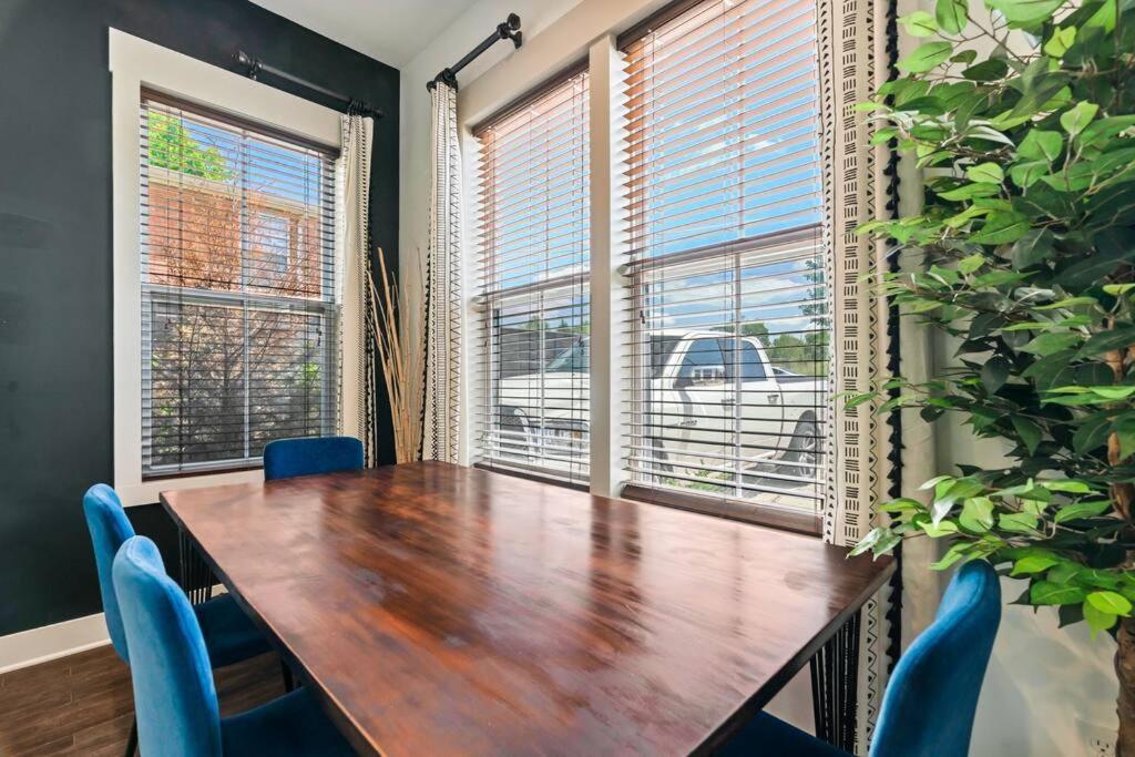 King Bed, Balcony, Covered Patio & Firepit! 8 Minutes From Broadway Nashville Eksteriør billede