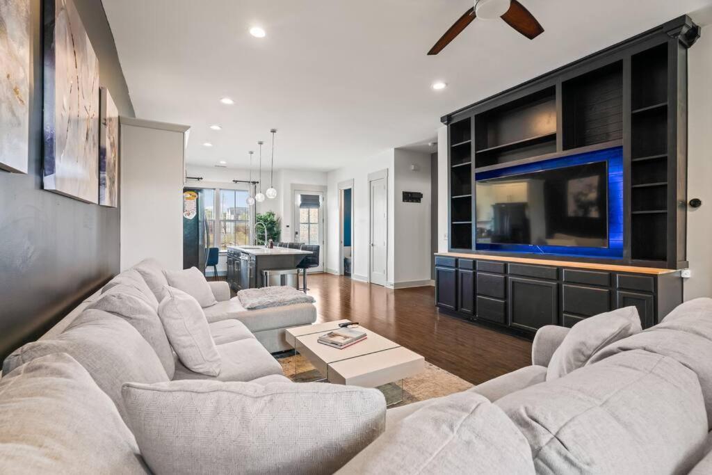 King Bed, Balcony, Covered Patio & Firepit! 8 Minutes From Broadway Nashville Eksteriør billede