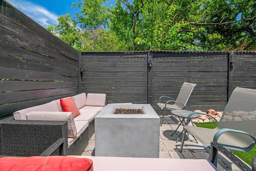 King Bed, Balcony, Covered Patio & Firepit! 8 Minutes From Broadway Nashville Eksteriør billede